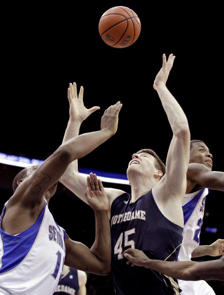 Defense Shines for Irish in 55-42 Victory Over Seton Hall (AP)