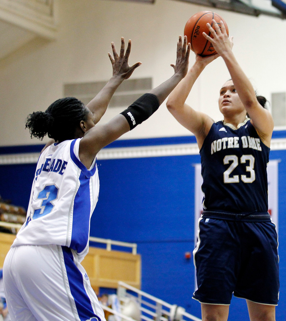 No. 3 Notre Dame Cruises Past Seton Hall, 74-36 (AP)