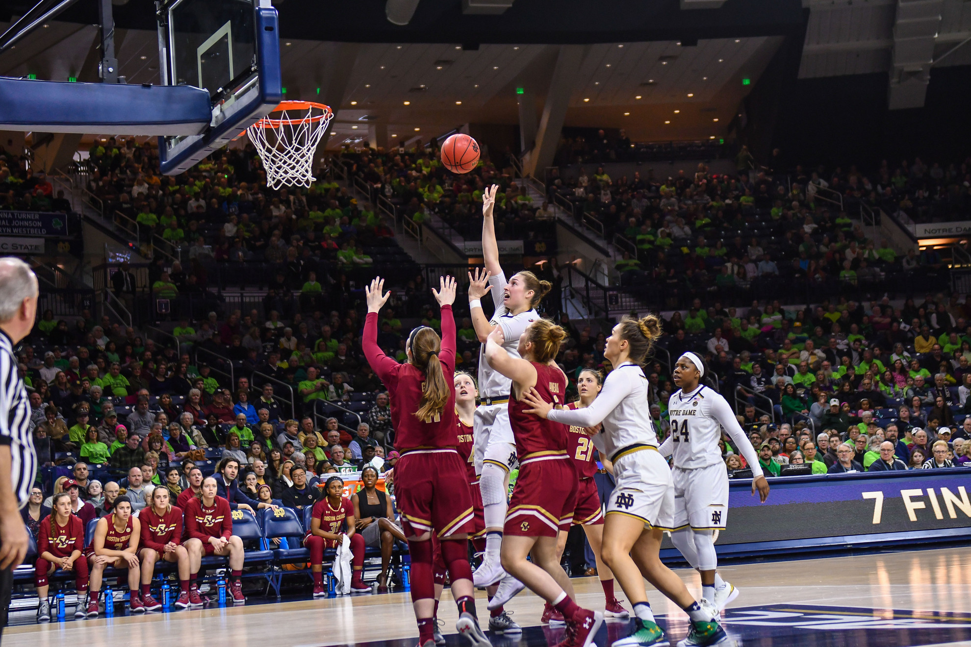 No. 2 Irish Soar Over Eagles, 89-60 No. 2 Irish Soar Over Eagles, 89-60