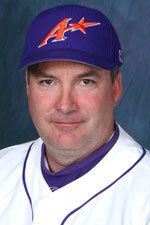 Dave Schrage's coaching leadership has helped turn around several Division I programs, including a 2006 season in which he helped elevate Evansville to a spot among the nation's top teams.