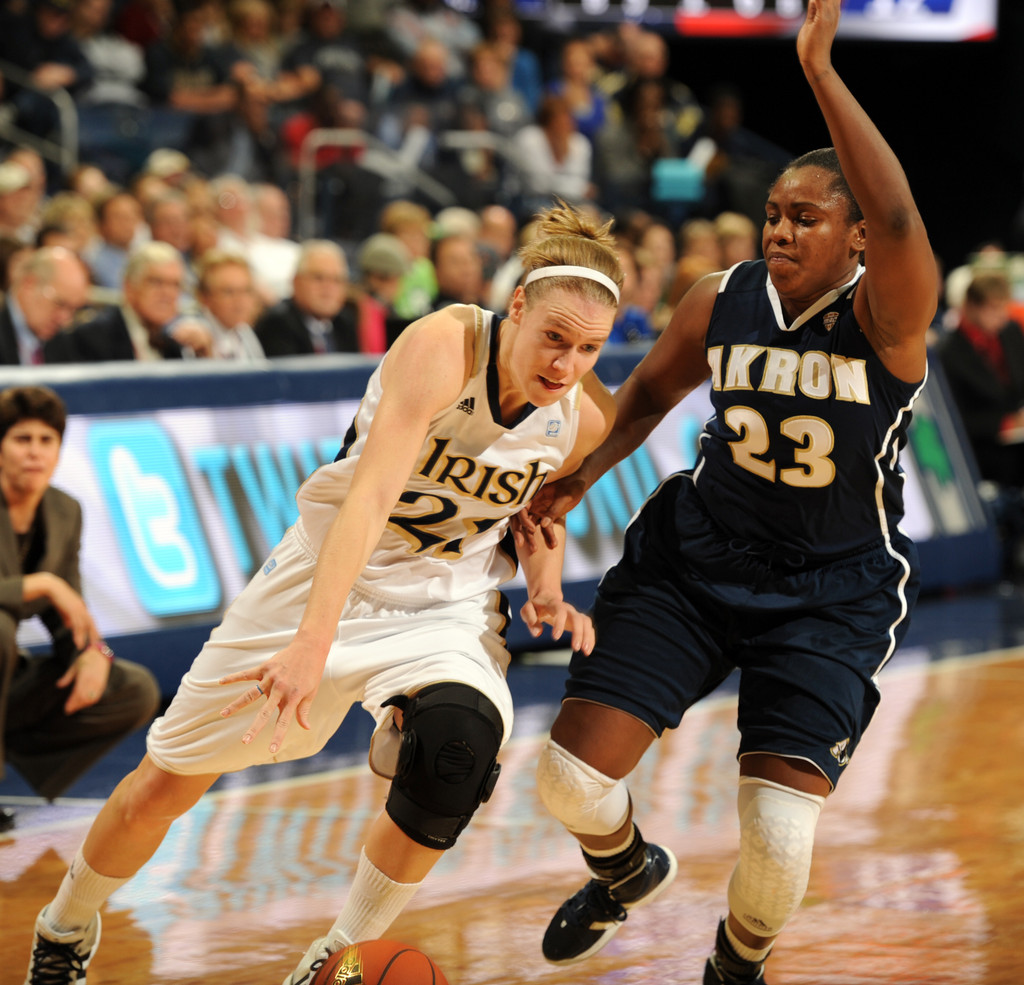 No. 2 Notre Dame Nabs 81-61 Win Over Akron (AP)