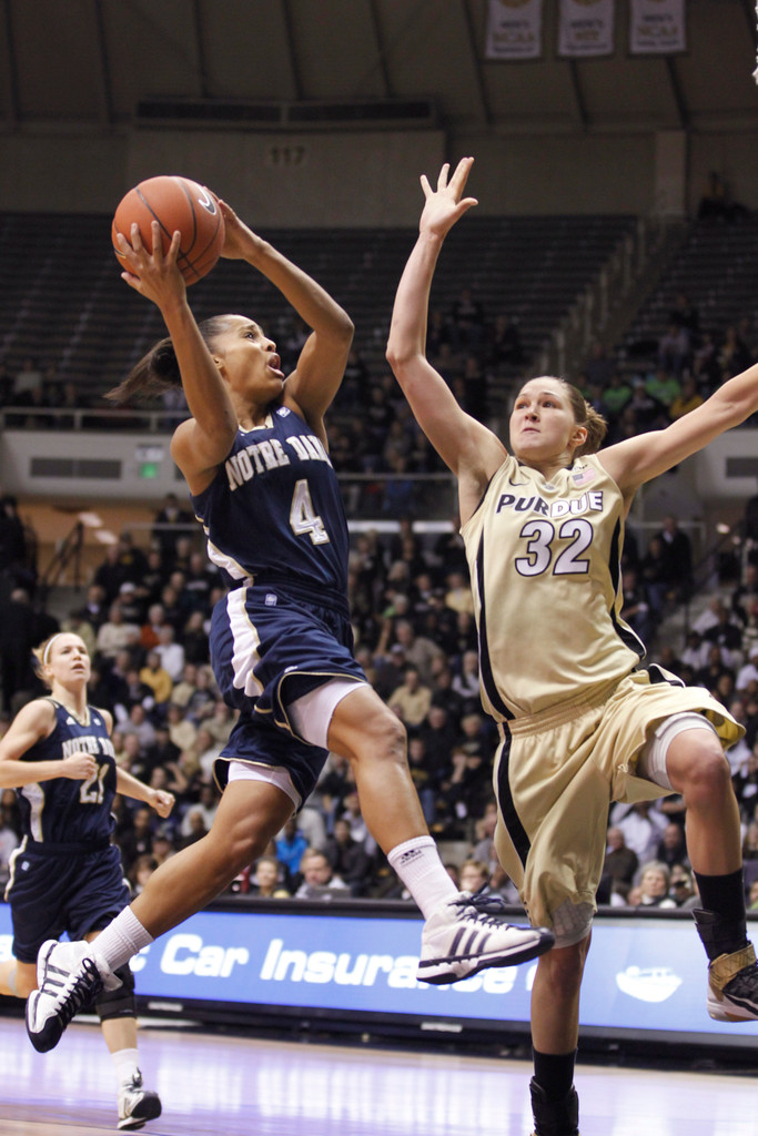 No. 3 Notre Dame Rolls Past No. 12 Purdue, 66-38 (AP)