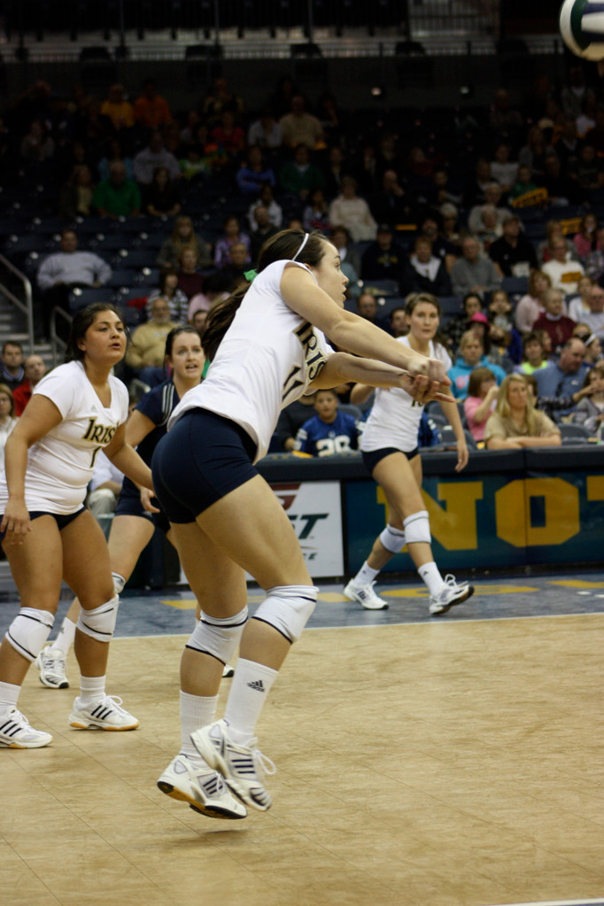 Volleyball Picks Up Win Over Rutgers