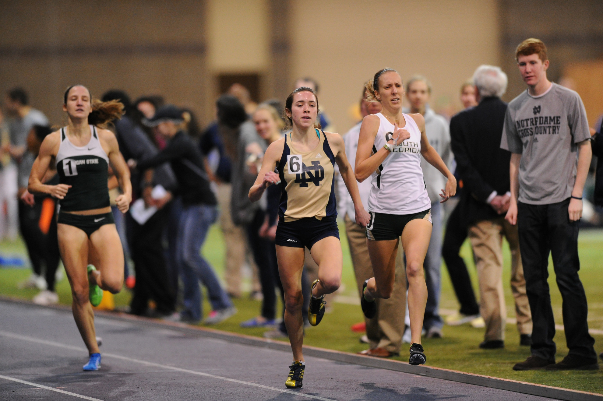 Notre Dame Captures Five Top-Five Finishes On Day One Of The Meyo Sophomore Danielle Aragon finished first in the 1,000m run.