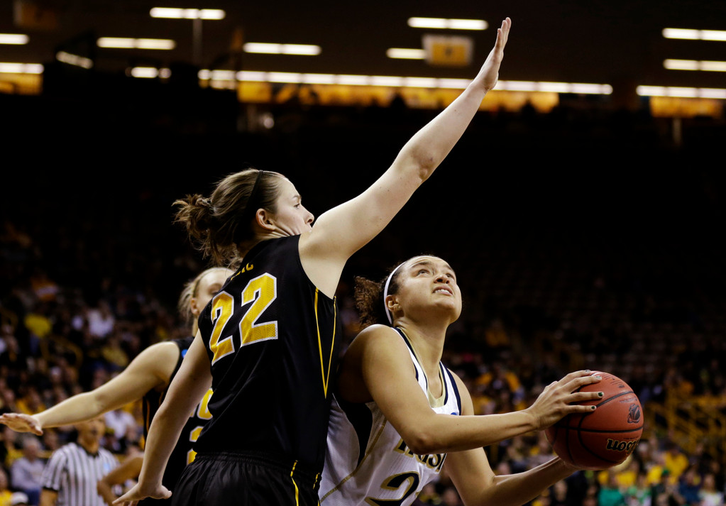 #2 Irish Overpower Iowa To Reach Sweet 16 (AP)