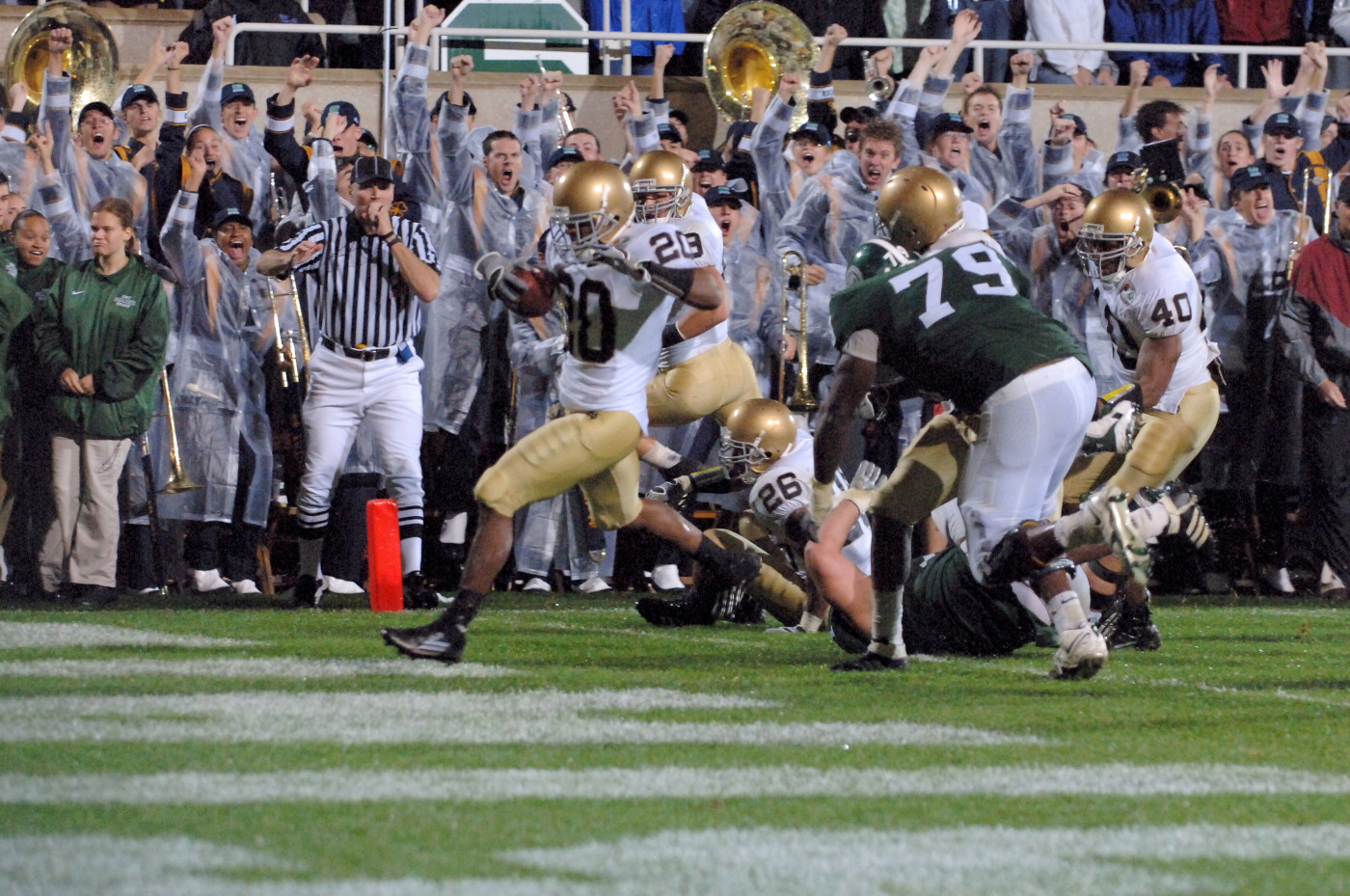 Greatest Plays of the Weis Era – #4 – Lambert Caps Comeback Terrail Lambert crosses the goal line to complete his 27-yard interception return and score the winning touchdown in Notre Dame's 40-37 comeback victory.