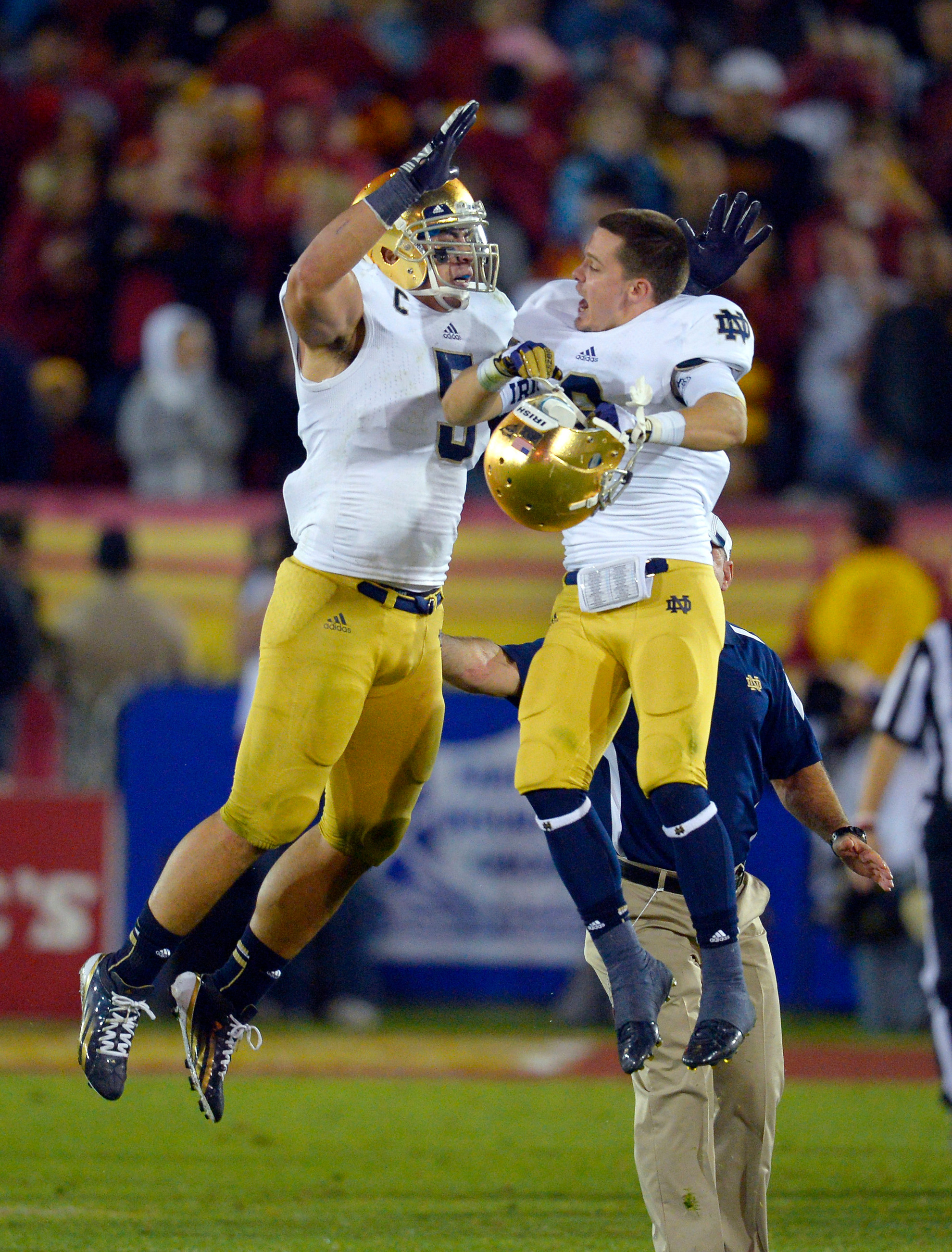 Manti Te’o Named AFCA All-American, Walter Camp Finalist Notre Dame USC Football