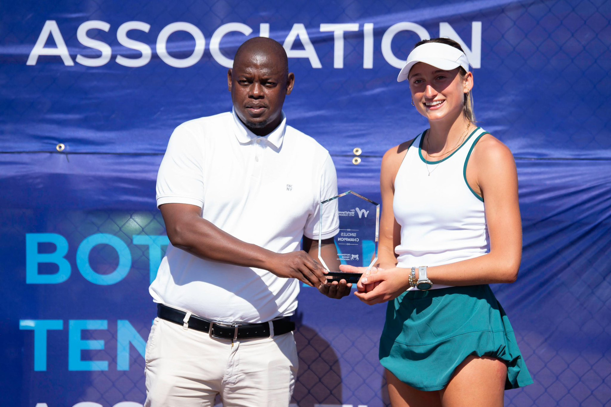 Van Zyl Wins 15K Botswana Van Zyl Wins 15K Botswana