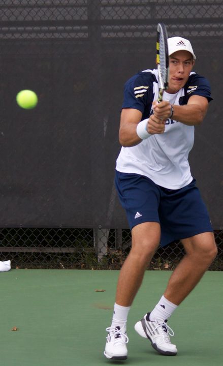 Junior Blas Moros went 2-0 on the day in singles action.