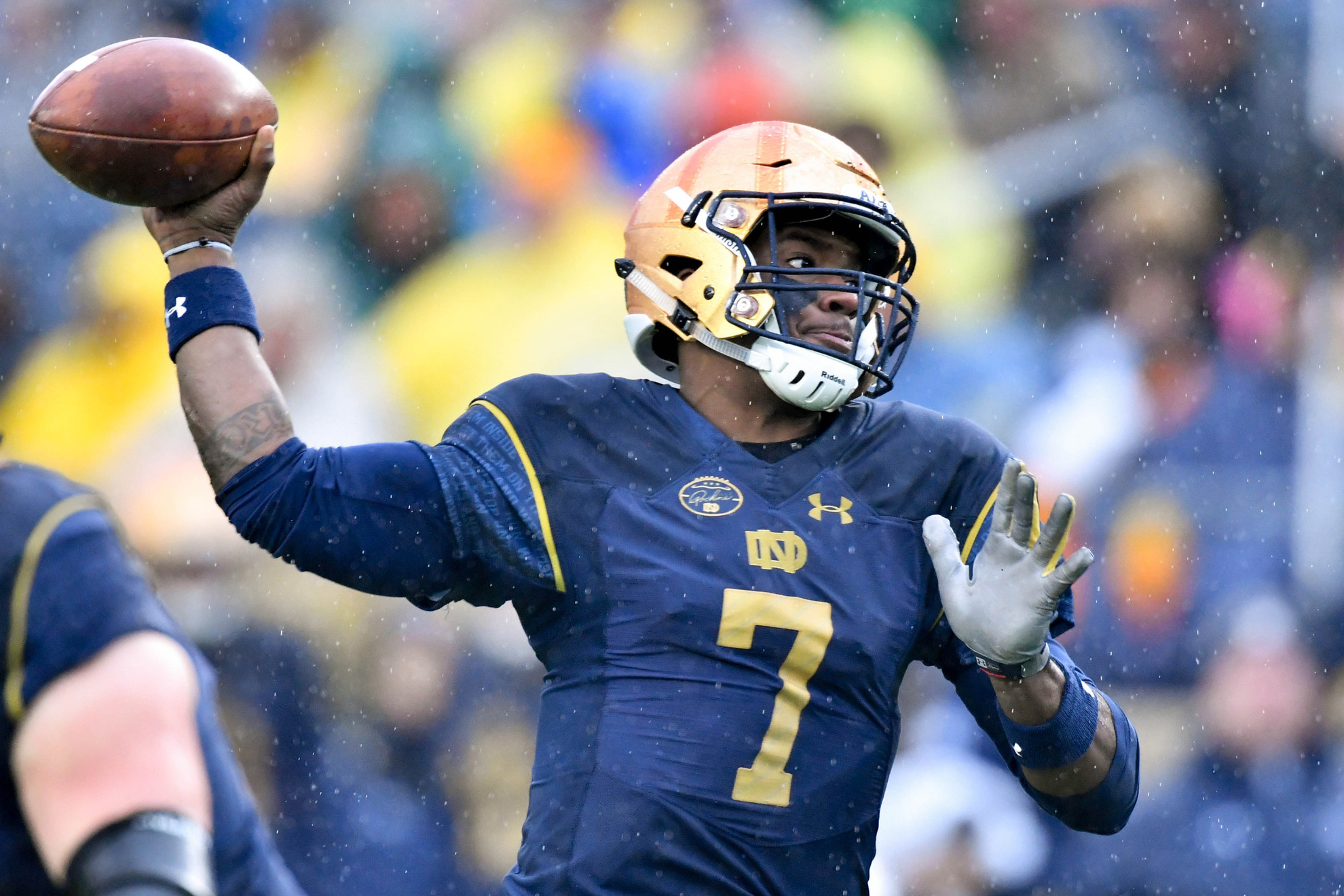 #8 Irish Hold Off Midshipmen, 24-17 #8 Irish Hold Off Midshipmen, 24-17