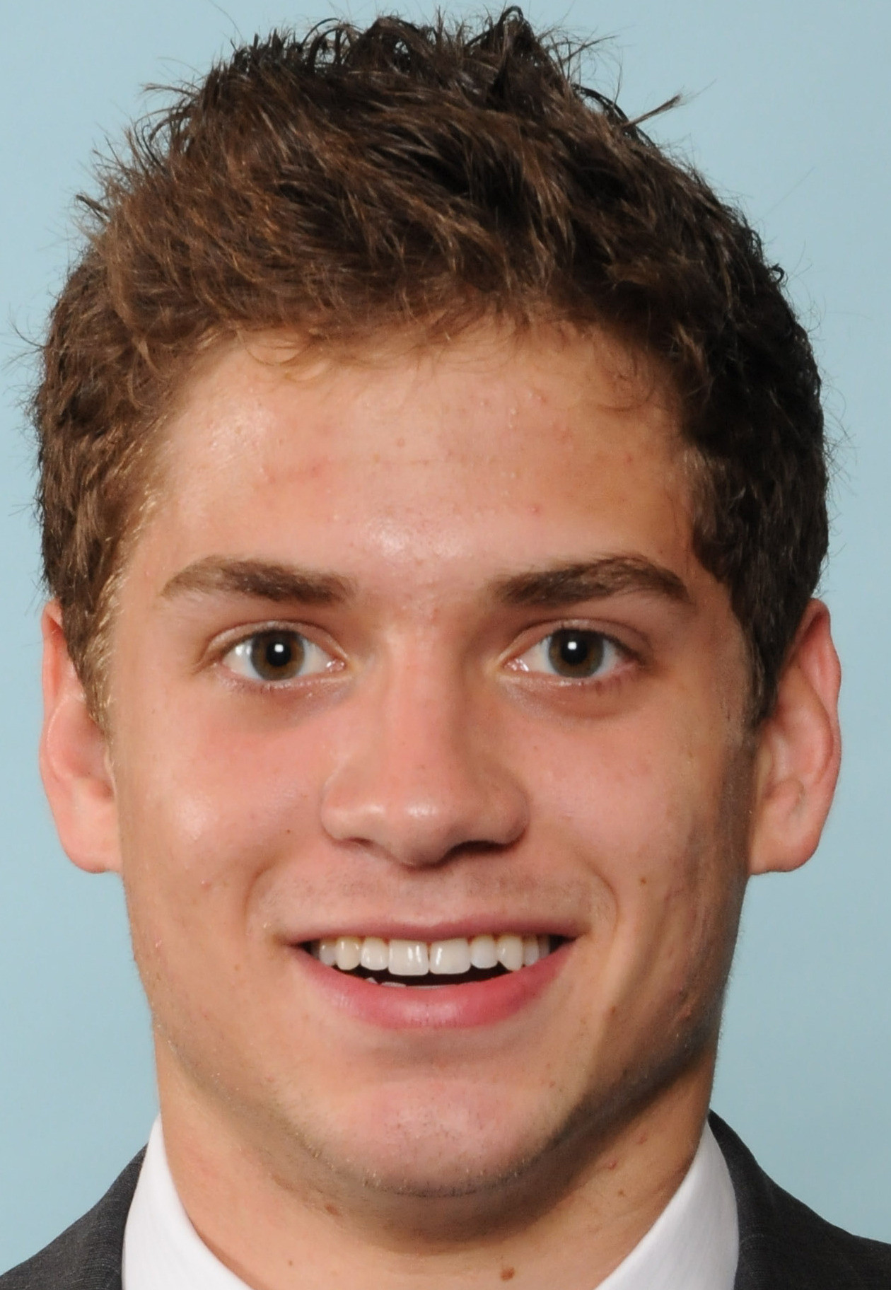 Vince Hinostroza Named Hockey Commissioners Association National Rookie Of The Month Freshman center Vince Hinostroza has been named the HCA national rookie of the month for October.