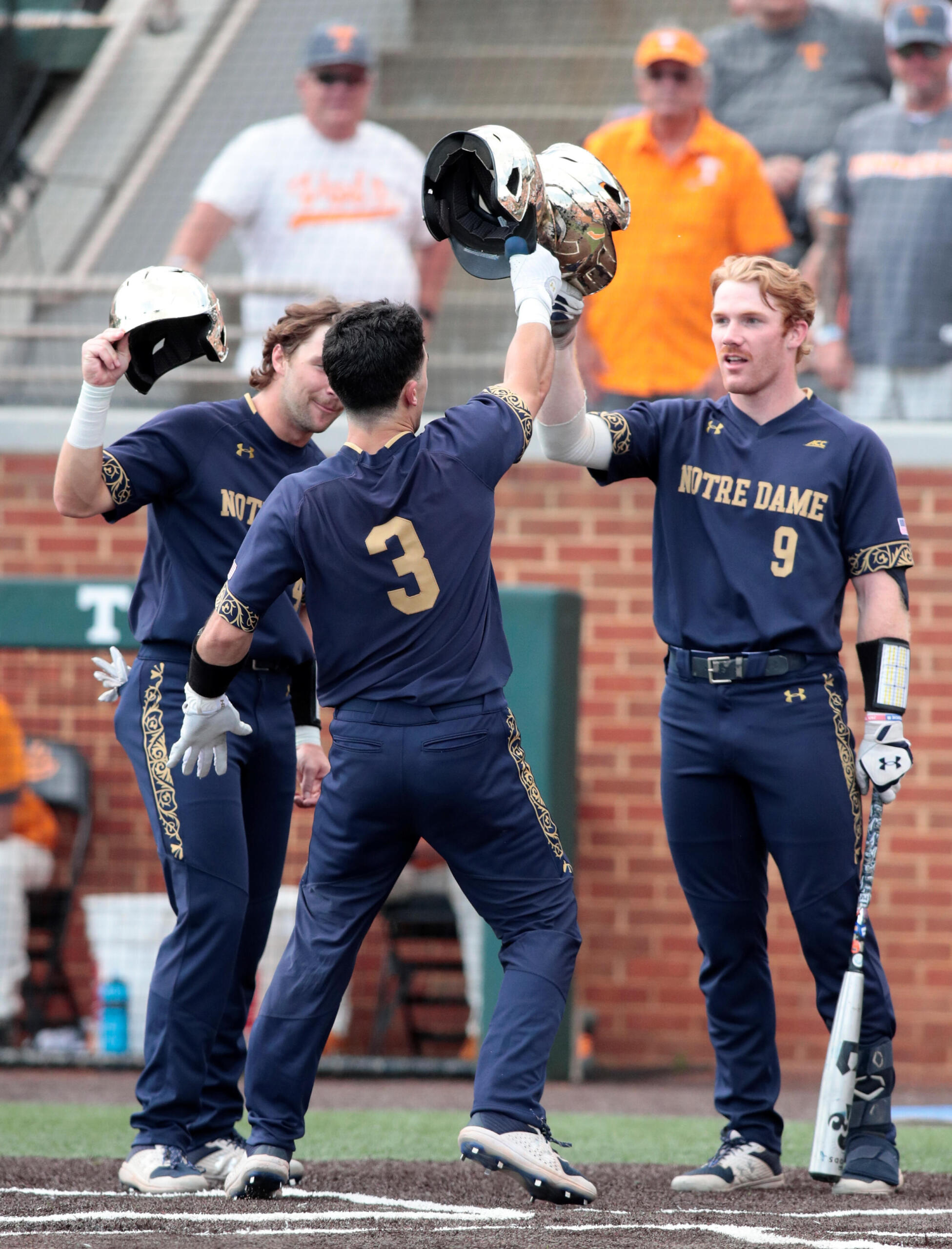 Omaha Bound Irish Top 1 Tennessee In Super Regionals Notre Dame